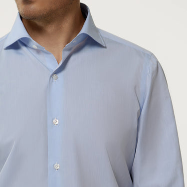 Camisa clásica de algodón en color azul claro