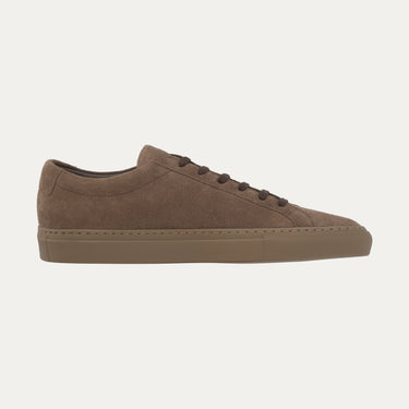 Side profile of Common Projects 2478 9417 Achilles Tonal sneaker in dark brown suede, featuring clean lines and tonal rubber sole.