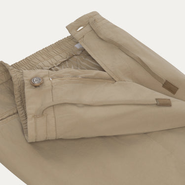 Pantalones de mezcla de algodón y seda en color topo