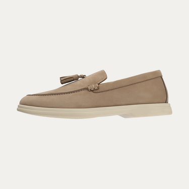 Mocasines de ante con borlas en color beige