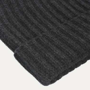 Ribbed Cashmere Hat in Dark Grey