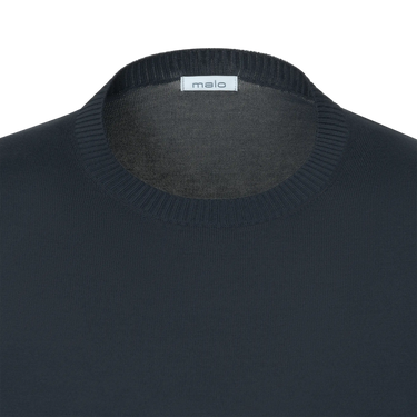 Close-up of Malo Cotton Crew-Neck T-Shirt neckline in Midnight Blue, highlighting fine ribbed collar and luxury craftsmanship.