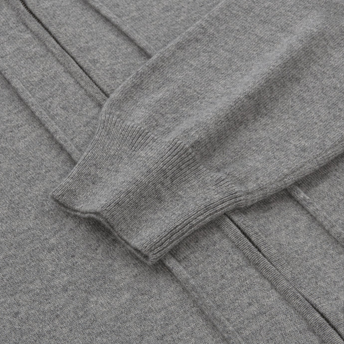 Detailed view of Malo UXK019 F1L21 E3003 Cashmere Hooded Zip-Up sleeve and zipper, showcasing ribbed cuff and high-quality craftsmanship.