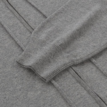 Detailed view of Malo UXK019 F1L21 E3003 Cashmere Hooded Zip-Up sleeve and zipper, showcasing ribbed cuff and high-quality craftsmanship.