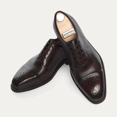 Bontoni «Vittorio» Five-Eyelet Oxford Shoes with Reverse Stitched Details and Perforated Medallion in Wine Red - SARTALE
