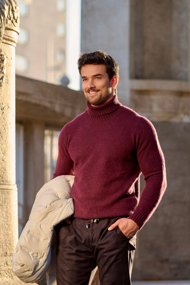 Lightweight Cashmere Styling That Actually Works Year-Round