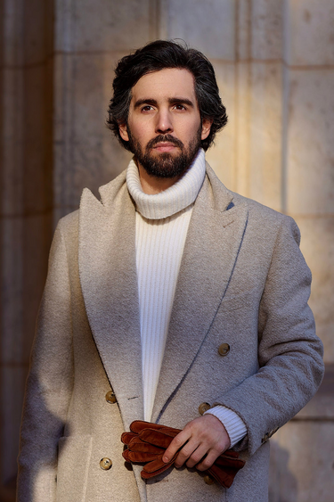 Cashmere Explained: Colombo vs Malo—Feel, Gauge, Longevity