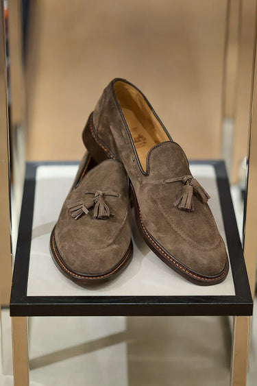 The Perfect Loafer Fit: Your Guide to All-Day Comfort and Timeless Style