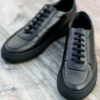 The Art of Pairing Leather Sneakers with Trousers