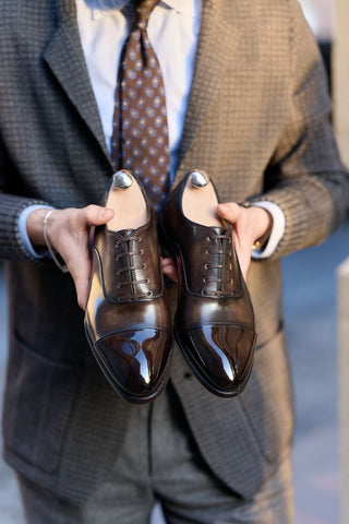 The Confident Man’s Playbook: How to Maintain Leather Color