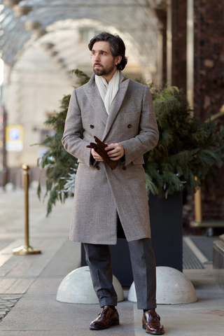 Wool Cashmere Overcoat: How to Choose the Perfect Winter Companion