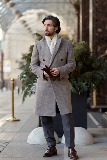 Wool Cashmere Overcoat: How to Choose the Perfect Winter Companion