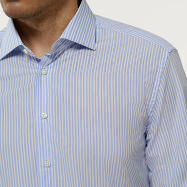 Camisa de algodón a rayas en azul claro y blanco