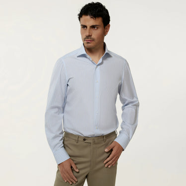 Camisa de algodón a rayas en azul claro y blanco