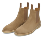 Common Projects 2495 1302 Waxed Suede Leather Chelsea Classic Boot in Light Brown with elastic side panels and pull tabs. Premium SS25 men's footwear.