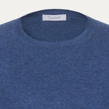 Jersey de cachemira con cuello redondo en color azul cielo