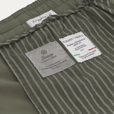 Pantalones de mezcla de algodón y seda en color verde