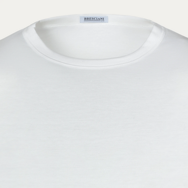 Camiseta de algodón con cuello redondo en color blanco 