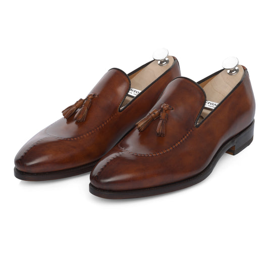 "Magnifico Reverse" Loafer with Tassels in Whisky