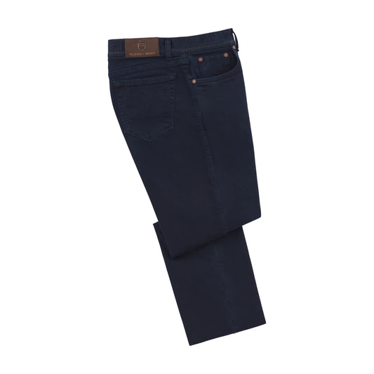 Jeans aus Stretch-Baumwolle in dunkelblauem Denim