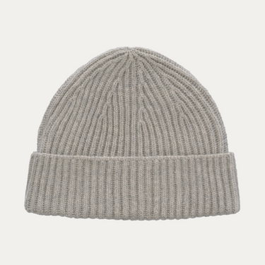 Ribbed Cashmere Hat in Silver