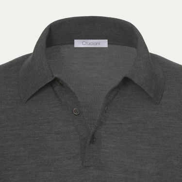 Polo de lana en gris oscuro jaspeado