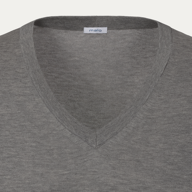 V-Neck Long Sleeve in Grey