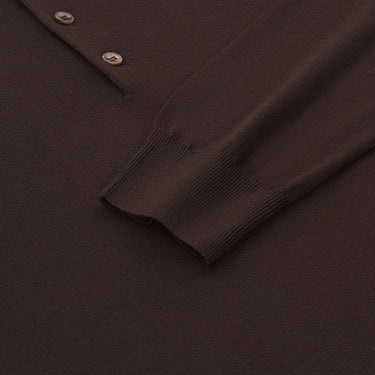 Detailed view of Malo Wild Brown sweater polo cuff and buttons, emphasizing fine knit quality and elegant finish for Spring/Summer 25 apparel.