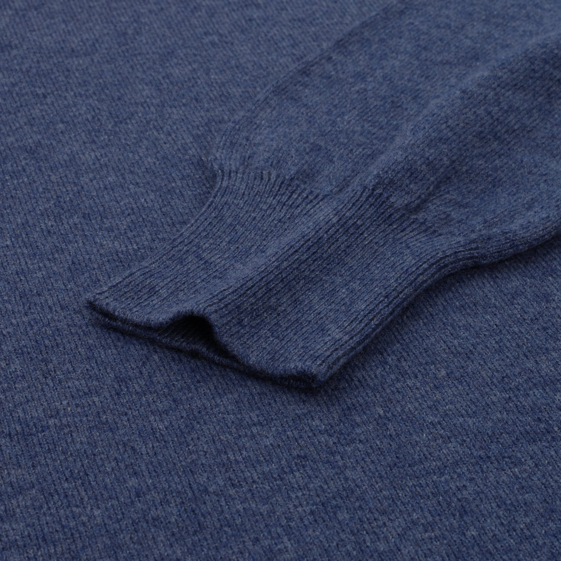 Doriani Turtleneck Cashmere Sweater | SARTALE