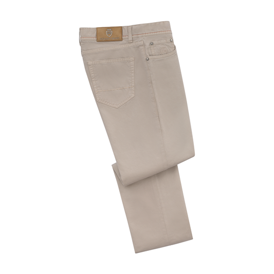 Schmal geschnittene 5-Pocket-Hose aus Stretch-Baumwolle in Beige