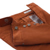Schmal geschnittene 5-Pocket-Hose aus Stretch-Baumwolle in Ziegelrot