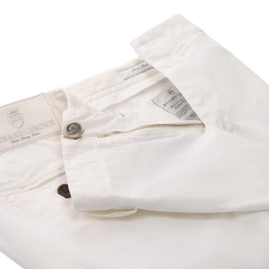 Regular-Fit-Hose aus Stretch-Baumwolle in Weiß