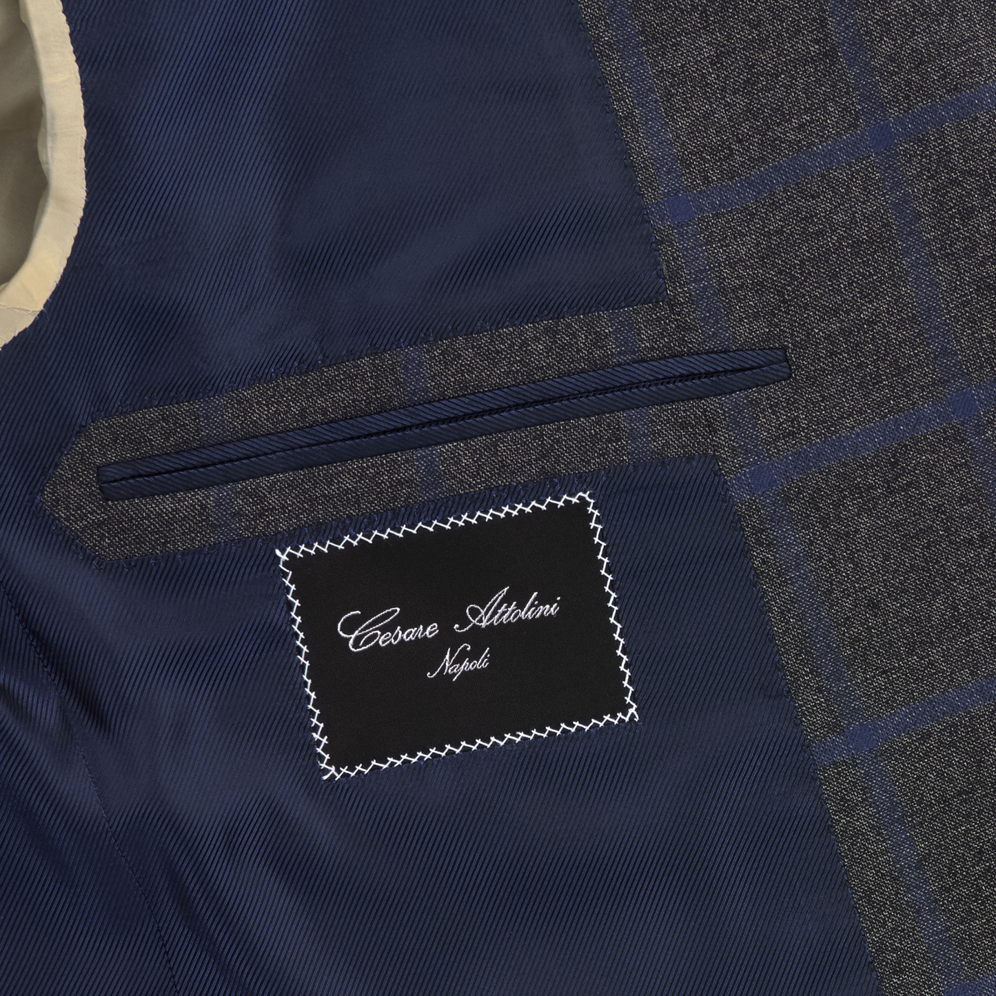 Cesare Attolini Single-Breasted Windowpane Wool suit in Dark Grey - SARTALE